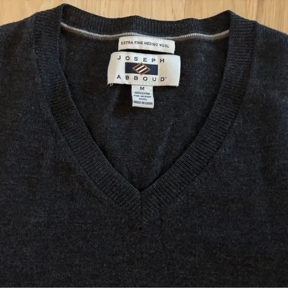 Men's Joseph Abboud Extra Fine Merino Sweater Size Medium Charcoal Gray - Picture 4 of 7